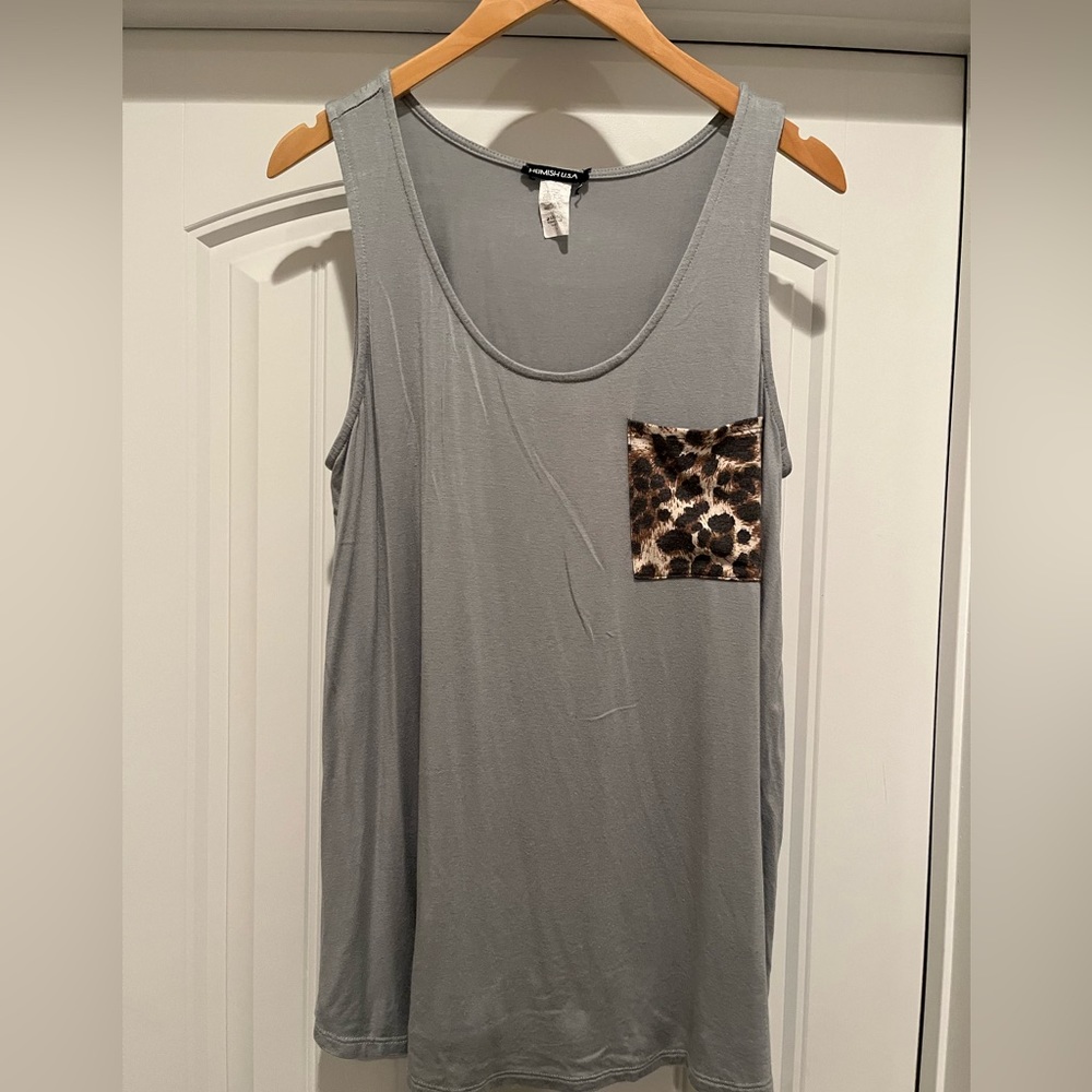 Ladies Heimish USA size L leopard print pocket tank